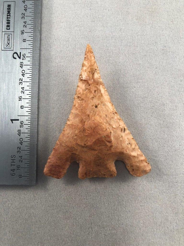 MARSHALL INDIAN ARTIFACT ARROWHEAD: THIS BEAUTIFUL ARTIFACT IS 2 INCHES LONG. IT IS FROM MISSOURI. IT WILL MAKE A GREAT ADDITION TO YOUR COLLECTION!