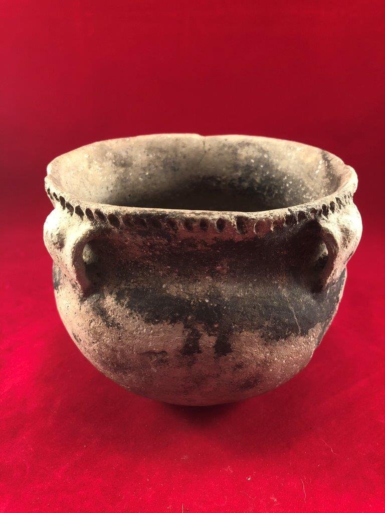 MISSISSIPPIAN STRAP HANDLE JAR (1 of 4)