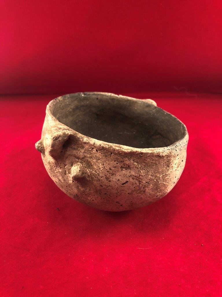 MISSISSIPPIAN STRAPHANDLE JAR (1 of 4)