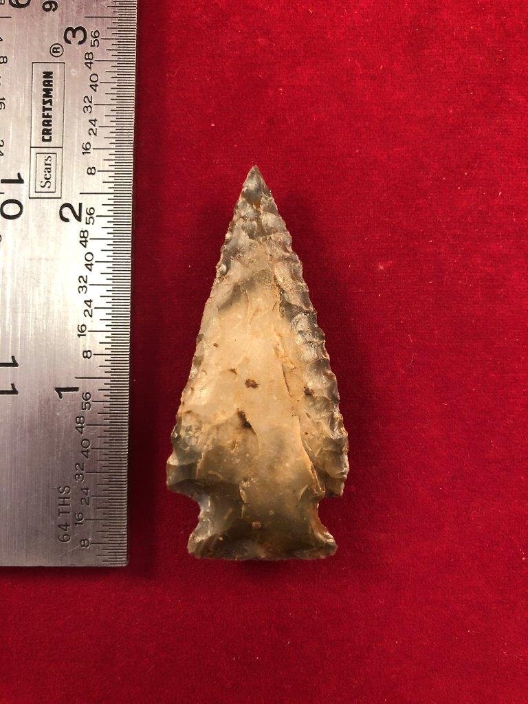 MARSHALL INDIAN ARTIFACT ARROWHEAD: THIS BEAUTIFUL ARTIFACT IS 2 INCHES LONG. IT IS FROM MISSOURI. IT WILL MAKE A GREAT ADDITION TO YOUR COLLECTION!