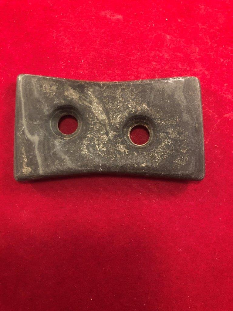 GORGET INDIAN ARTIFACT ARROWHEAD: THIS BEAUTIFUL NATIVE AMERICAN INDIAN ARTIFACT IS 3 INCHES LONG. IT IS FROM NEAR MONTERY TENNESSEE. IT WILL MAKE A GREAT ADDITION TO YOUR COLLECTION! KEY WORDS: NATIVE AMERICAN INDIAN ARTIFACT ARTIFAC