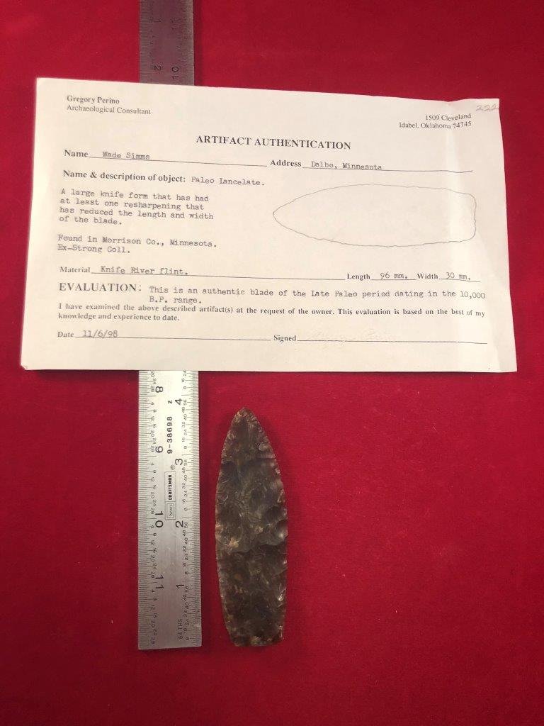 PALEO LANCELATE INDIAN ARTIFACT ARROWHEAD WITH COA: THIS BEAUTIFUL NATIVE AMERICAN INDIAN ARTIFACT IS 96mm LONG. IT IS FROM MORRISON COUNTY MINNESOTA. EX- STRONG COLLECTION. COMES WITH A GREGORY PERINO CERTIFICATE OF AUTHENTICITY. IT WILL MAKE A GREAT 