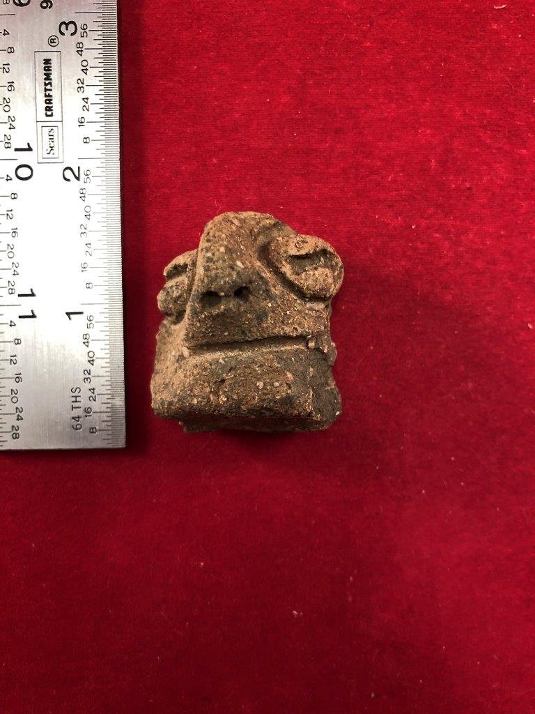 MAYAN EFFIGY POTTERY INDIAN ARTIFACT ARROWHEAD: THIS BEAUTIFUL NATIVE AMERICAN INDIAN ARTIFACT IS 1&1/2 INCHES LONG. IT IS FROM GUATEMALA. IT WILL MAKE A GREAT ADDITION TO YOUR COLLECTION! KEY WORDS: NATIVE AMERICAN INDIAN ARTIFACT ARTIFACTS ARROWH