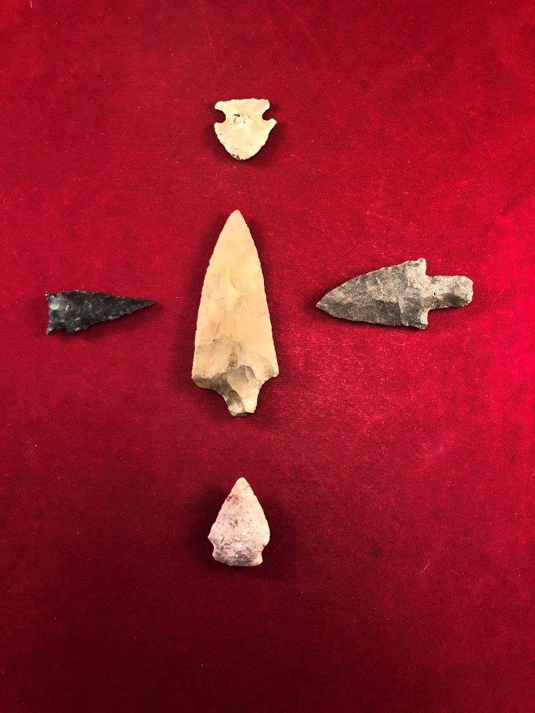GROUP OF 5 KENTUCKY ARROWHEADS INDIAN ARTIFACT (1 of 2)