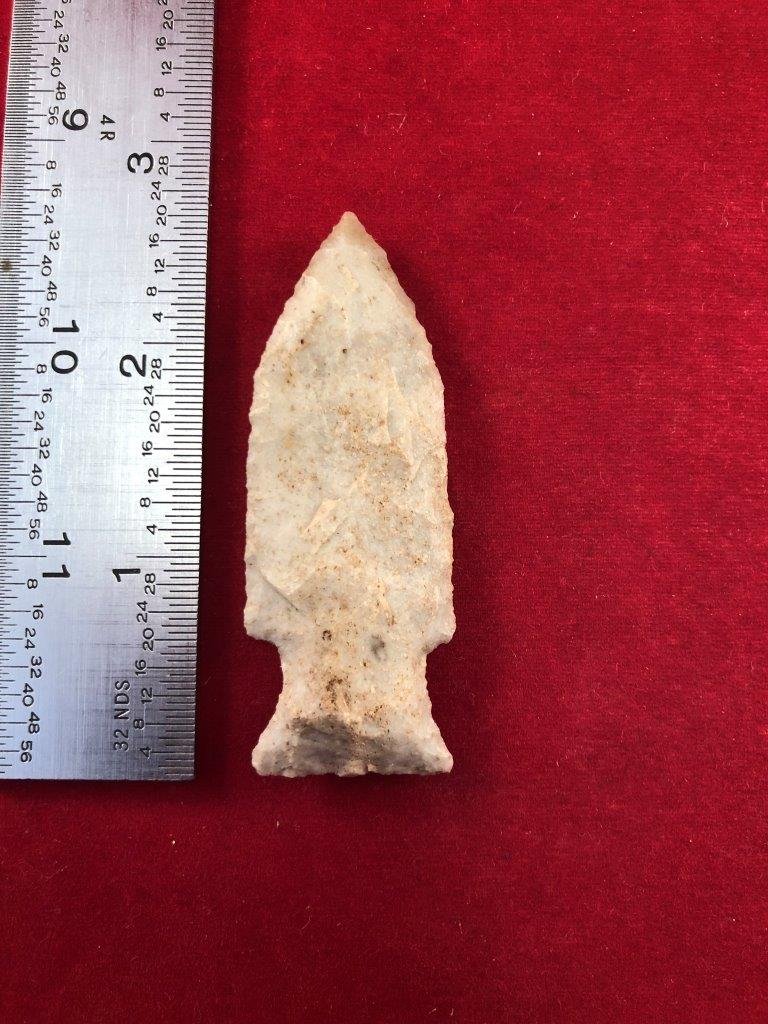 BAKERS CREEK INDIAN ARTIFACT ARROWHEAD: THIS BEAUTIFUL NATIVE AMERICAN INDIAN ARTIFACT IS 2&5/8 INCHES LONG. IT IS FROM GREENE COUNTY INDIANA. IT WILL MAKE A GREAT ADDITION TO YOUR COLLECTION! KEY WORDS: NATIVE AMERICAN INDIAN ARTIFACT ARTI
