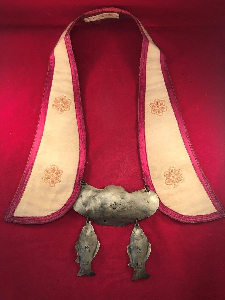 HUDSON BAY TRADE GORGET  INDIAN ARTIFACT ARROWHEAD (1 of 8)