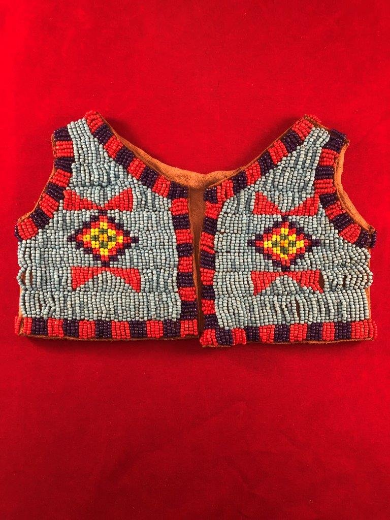 BEADED VEST  INDIAN ARTIFACT ARROWHEAD (1 of 8)