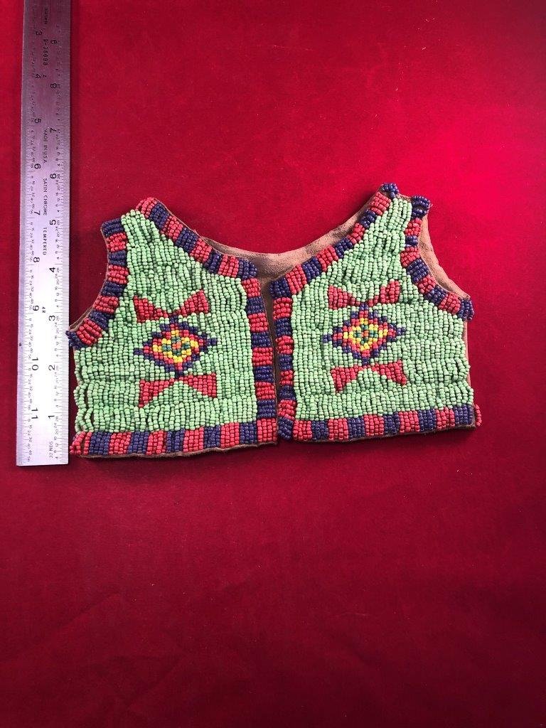 BEADED CHILDS VEST  INDIAN ARTIFACT ARROWHEAD (1 of 7)