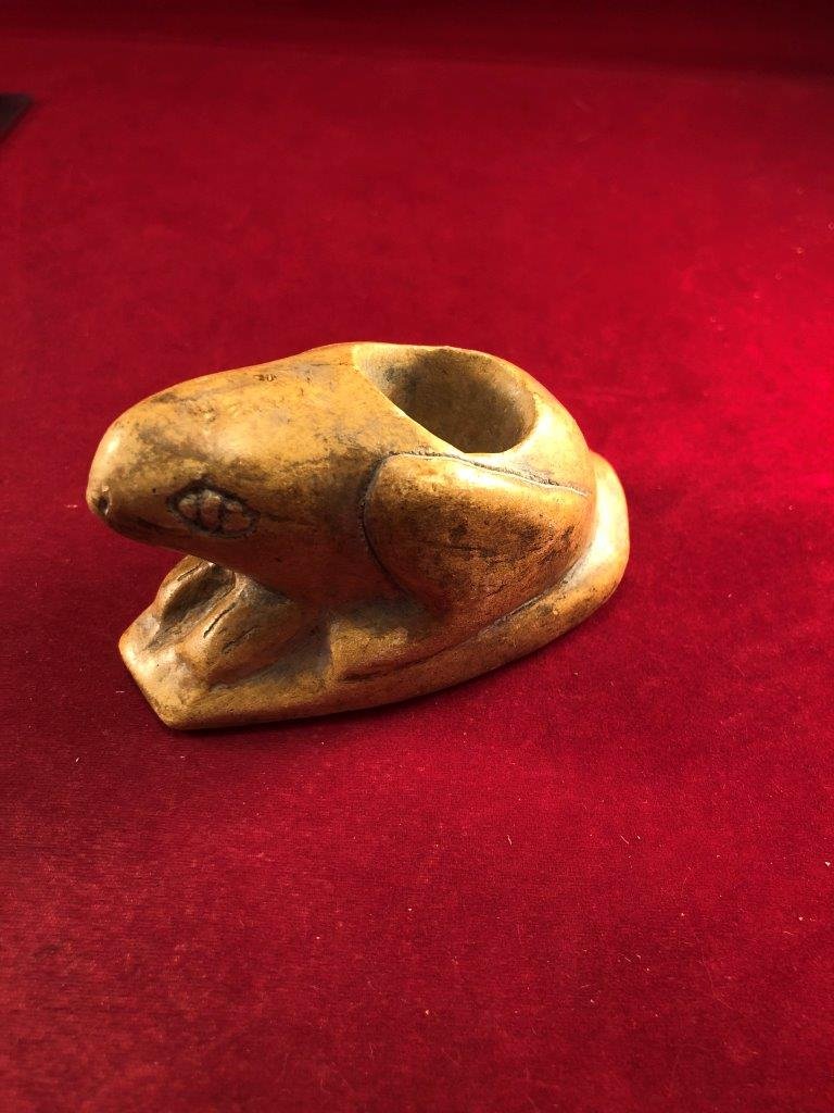 FROG EFFIGY PIPE            INDIAN ARTIFACT ARROWHEAD (1 of 7)
