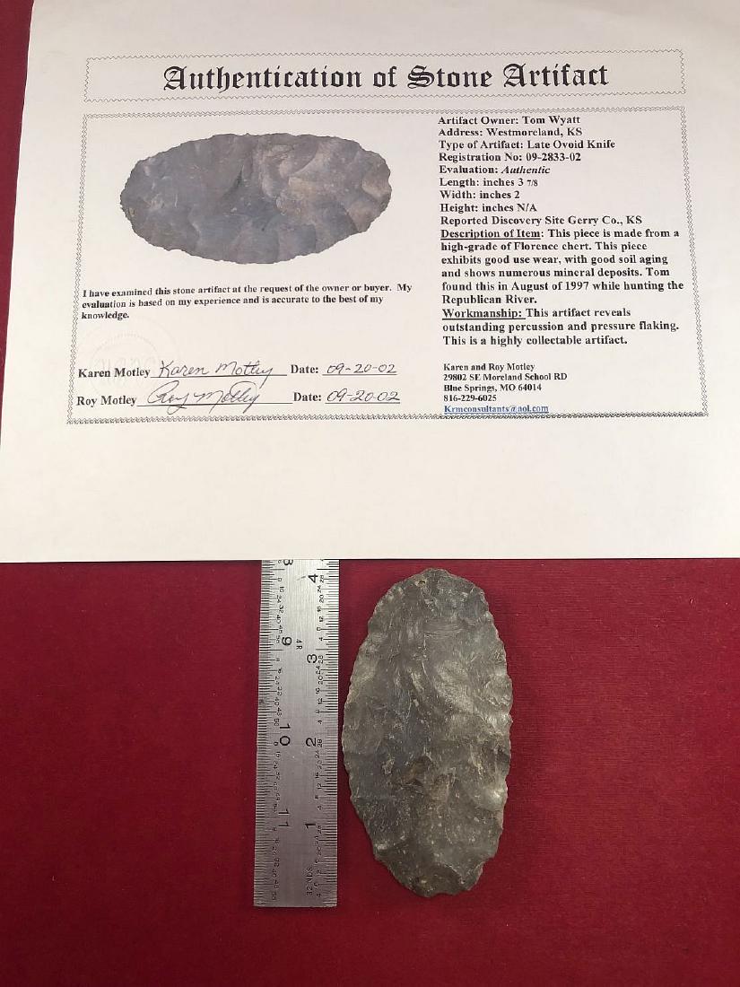 LATE OVOID KNIFE INDIAN ARTIFACT ARROWHEAD WITH COA: THIS BEAUTIFUL NATIVE AMERICAN INDIAN ARTIFACT IS 3&7/8 INCHES LONG. IT IS FROM GERRY COUNTY KANSAS. IT COMES WITH A ROY MOTLEY CERTIFICATE OF AUTHENTICITY. TOM WYATT FOUND THIS IN AUGUST OF 1997 WHIL