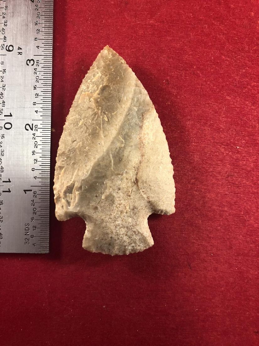 SNYDERS INDIAN ARTIFACT ARROWHEAD: THIS BEAUTIFUL NATIVE AMERICAN INDIAN ARTIFACT IS 3 INCHES LONG. IT IS FROM ROSS COUNTY OHIO. IT WILL MAKE A GREAT ADDITION TO YOUR COLLECTION! KEY WORDS: NATIVE AMERICAN INDIAN ARTIFACT ARTIFACTS ARR