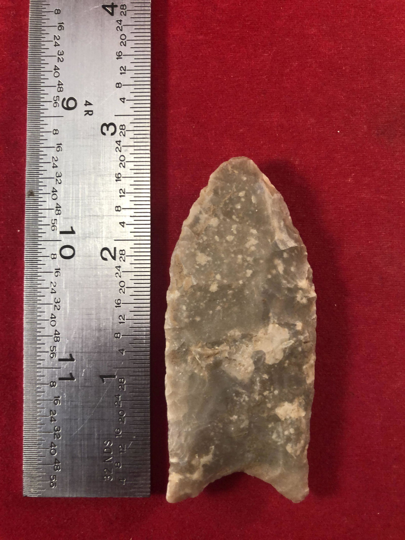CLOVIS INDIAN ARTIFACT ARROWHEAD: THIS BEAUTIFUL NATIVE AMERICAN INDIAN ARTIFACT IS 2&3/4 INCHES LONG. IT IS FROM ILLINOIS. THIS WONDERFUL COLLECTION BELONGED TO CHRIS PERRY. IT WILL MAKE A GREAT ADDITION TO YOUR COLLECTION! KEY WORDS
