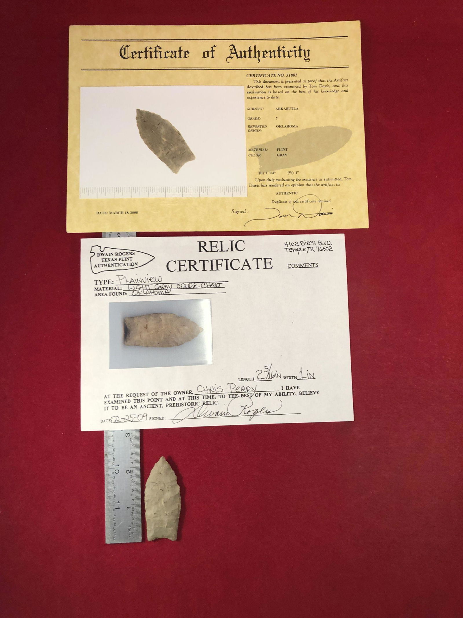PLAINVIEW INDIAN ARTIFACT ARROWHEAD WITH 2 COAs: THIS BEAUTIFUL NATIVE AMERICAN INDIAN ARTIFACT IS 2&5/16 INCHES LONG. IT IS FROM OKLAHOMA. THIS IMPRESSIVE ARROWHEAD IS OUT OF THE EX- CHRIS PERRY COLLECTION. IT COMES WITH A DEWAIN ROGERS & A TOM DAV
