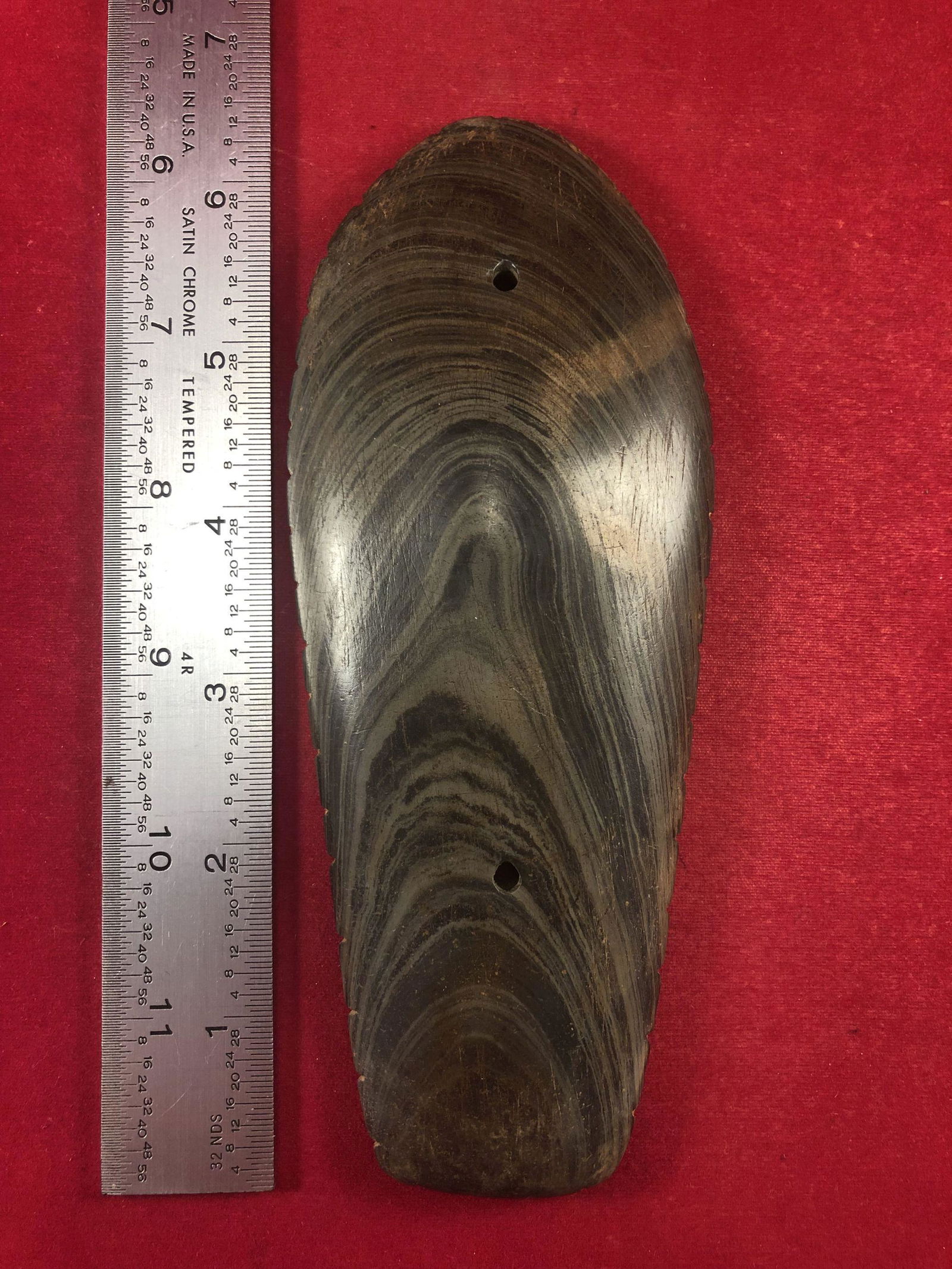 GORGET INDIAN ARTIFACT ARROWHEAD: THIS BEAUTIFUL NATIVE AMERICAN INDIAN ARTIFACT IS 6&3/8 INCHES LONG. IT IS FROM OHIO. IT WILL MAKE A GREAT ADDITION TO YOUR COLLECTION! KEY WORDS: NATIVE AMERICAN INDIAN ARTIFACT ARTIFACTS ARROWHEAD A