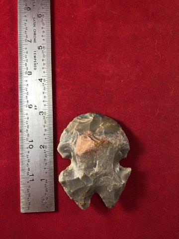 CHIPPED HOE INDIAN POTTERY ARTIFACT ARROWHEAD: THIS BEAUTIFUL NATIVE AMERICAN INDIAN ARTIFACT IS 2&3/4 INCHES LONG. IT IS FROM ILLINOIS. IT WILL MAKE A GREAT ADDITION TO YOUR COLLECTION! KEY WORDS: NATIVE AMERICAN INDIAN ARTIFACT ARTIFACTS ARROWHE