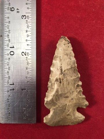 DOVETAIL INDIAN ARTIFACT ARROWHEAD: THIS BEAUTIFUL NATIVE AMERICAN INDIAN ARTIFACT IS 2&5/8 INCHES LONG. IT IS FROM INDIANA . THIS WONDERFUL COLLECTION BELONGED TO CHRIS PERRY. IT WILL MAKE A GREAT ADDITION TO YOUR COLLECTION! KEY WORDS
