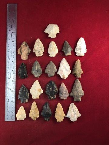 21 POINTS     INDIAN ARTIFACT POTTERY ARROWHEAD (1 of 2)