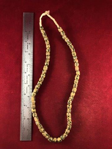 TRADE BEADS    INDIAN ARTIFACT POTTERY ARROWHEAD (1 of 2)