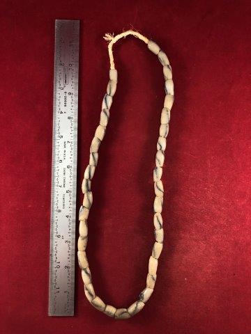 TRADE BEADS    INDIAN ARTIFACT POTTERY ARROWHEAD (1 of 2)