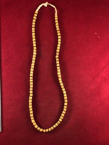 TRADE BEADS  INDIAN ARTIFACT POTTERY ARROWHEAD (1 of 2)