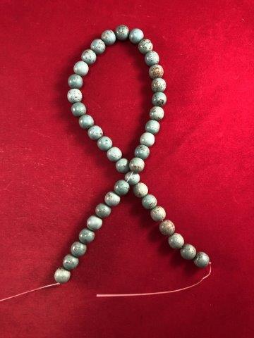 TRADE BEADS     INDIAN ARTIFACT POTTERY ARROWHEAD (1 of 2)