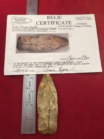 PALEO KNIFE INDIAN ARTIFACT POTTERY ARROWHEAD W/COA: THIS BEAUTIFUL NATIVE AMERICAN INDIAN ARTIFACT IS 4&5/16 INCHES LONG. IT IS FROM FAIRFIELD COUNTY OHIO. IT COMES WITH A DWAIN ROGERS CERTIFICATE OF AUTHENTICITY. IT WILL MAKE A GREAT ADDITION TO YOUR 