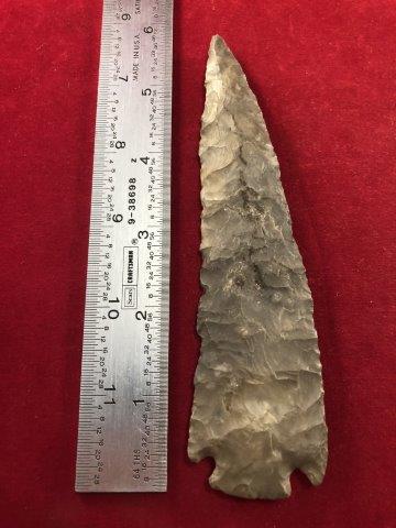 BASE TANG INDIAN ARTIFACT ARROWHEAD: THIS BEAUTIFUL NATIVE AMERICAN INDIAN ARTIFACT IS 5&7/8 INCHES LONG. IT IS FROM TEXAS. THIS IMPRESSIVE ARROWHEAD IS OUT OF THE EX- CHRIS PERRY COLLECTION. IT WILL MAKE A GREAT ADDITION TO YOUR COLLECT