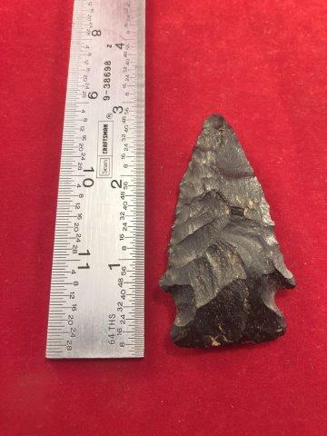 HARDIN INDIAN ARTIFACT ARROWHEAD: THIS BEAUTIFUL NATIVE AMERICAN INDIAN ARTIFACT IS 2&3/4 INCHES LONG. IT IS FROM ARKANSAS. THIS IMPRESSIVE ARROWHEAD IS OUT OF THE EX- CHRIS PERRY COLLECTION. IT WILL MAKE A GREAT ADDITION TO YOUR COLL