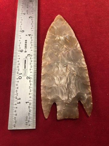 SMITH INDIAN ARTIFACT ARROWHEAD: THIS BEAUTIFUL NATIVE AMERICAN INDIAN ARTIFACT IS 4&5/8 INCHES LONG. IT IS FROM MISSOURI. IT WILL MAKE A GREAT ADDITION TO YOUR COLLECTION! KEY WORDS: NATIVE AMERICAN INDIAN ARTIFACT ARTIFACTS ARROWHE