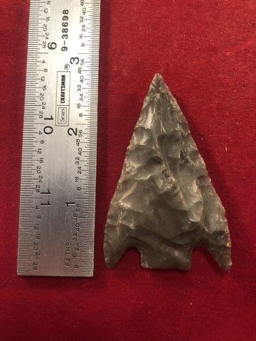 WADE INDIAN ARTIFACT ARROWHEAD: THIS BEAUTIFUL NATIVE AMERICAN INDIAN ARTIFACT IS 2&1/2 INCHES LONG. IT IS FROM MISSOURRI . IT WILL MAKE A GREAT ADDITION TO YOUR COLLECTION! KEY WORDS: NATIVE AMERICAN INDIAN ARTIFACT ARTIFACTS ARROW