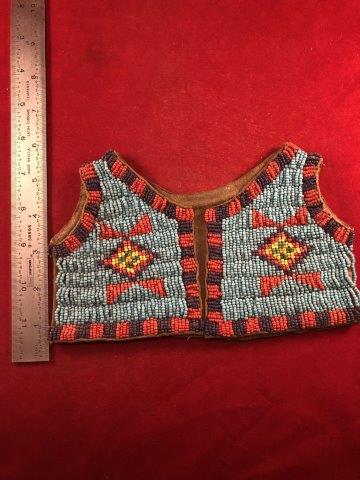 BEADED INFANT VEST     INDIAN ARTIFACT ARROWHEAD (1 of 3)