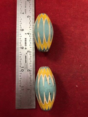 2 LARGE BEADS     INDIAN ARTIFACT ARROWHEAD (1 of 4)