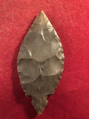 TURKEY TAIL INDIAN ARTIFACT ARROWHEAD: THIS BEAUTIFUL NATIVE AMERICAN INDIAN ARTIFACT IS 4&1/4 INCHES LONG. IT IS FROM ILLINOIS. IT WILL MAKE A GREAT ADDITION TO YOUR COLLECTION! KEY WORDS: NATIVE AMERICAN INDIAN ARTIFACT ARTIFACTS ARROWHE