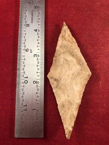 HARAHAY     INDIAN ARTIFACT ARROWHEAD (1 of 3)