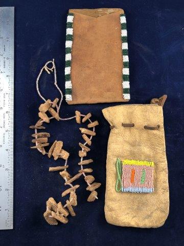 3 PIECES BEADED ITEMS     INDIAN ARTIFACT ARROWHEAD (1 of 4)