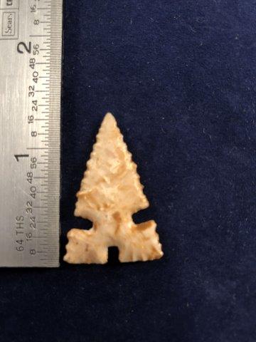 CAHOKIA   INDIAN ARTIFACT ARROWHEAD (1 of 3)