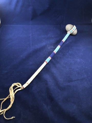 HAND BEADED WAR CLUB   INDIAN ARTIFACT ARROWHEAD (1 of 4)