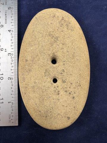 GORGET INDIAN ARTIFACT ARROWHEAD: THIS BEAUTIFUL NATIVE AMERICAN INDIAN ARTIFACT IS 5 INCHES LONG. IT IS FROM ILLINOIS. IT WILL MAKE A GREAT ADDITION TO YOUR COLLECTION! KEY WORDS: NATIVE AMERICAN INDIAN ARTIFACT ARTIFACTS ARROWHEAD A