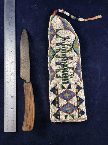 BEADED KNIFE SHEATH WITH STAG HANDLE KNIFE  INDIAN (1 of 4)