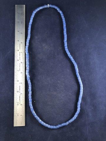 TRADE BEADS               INDIAN ARTIFACT ARROWHEAD (1 of 1)