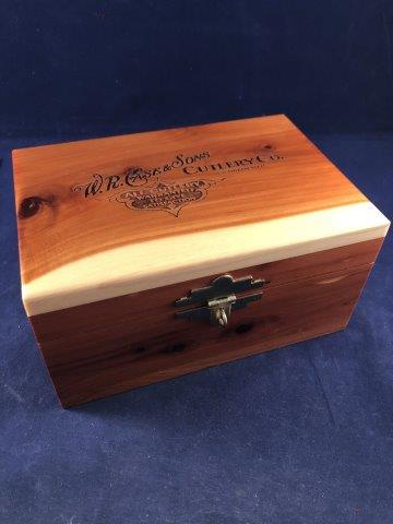 CEDAR CASE KNIFE BOX    INDIAN ARTIFACT ARROWHEAD (1 of 2)