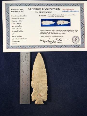 SHORT BASED HARDIN WITH COA: THIS BEAUTIFUL NATIVE AMERICAN INDIAN ARTIFACT IS 5&1/8 INCHES LONG. IT IS FROM ILLINOIS. IT HAS A SAM JOHNSON CERTIFICATE OF AUTHENTICITY. IT WILL MAKE A GREAT ADDITION TO YOUR COLLECTION! KEY WORDS:
