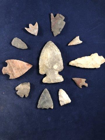 BAG WITH 11 POINTS      INDIAN ARTIFACT ARROWHEAD (1 of 1)