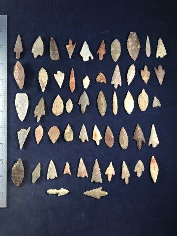 BAG OF 50 NEOLITHIC POINTS     INDIAN ARTIFACT (1 of 2)