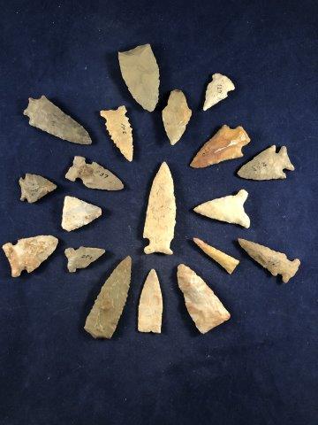 19 ARKANSAS POINTS     INDIAN ARTIFACT ARROWHEAD (1 of 2)