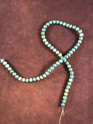 TRADE BEAD NECKLACE     INDIAN ARTIFACT ARROWHEAD (1 of 1)