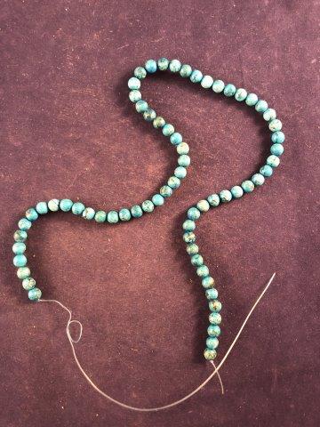 TRADE BEAD NECKLACE    INDIAN ARTIFACT ARROWHEAD (1 of 1)