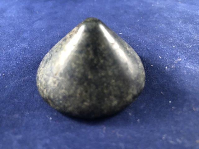 CONE     INDIAN ARTIFACT ARROWHEAD (1 of 2)