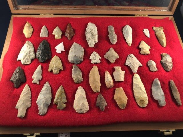 GROUP OF 35 ARKANSAS POINTS     INDIAN ARTIFACT (1 of 4)