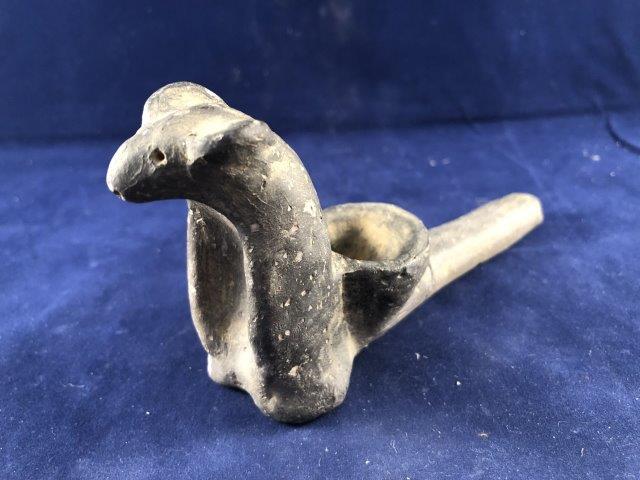 BEAR EFFIGY POTTERY PIPE      INDIAN ARTIFACT ARROWHEAD (1 of 3)